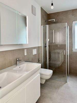 Bad mit Doppelwaschtisch