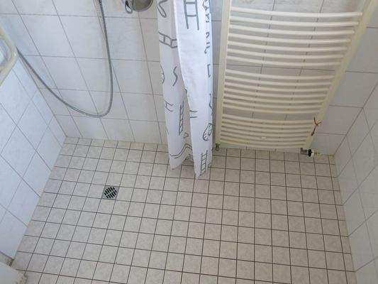 mit ebenerdiger Dusche