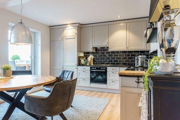 offene Küche mit Essbereich