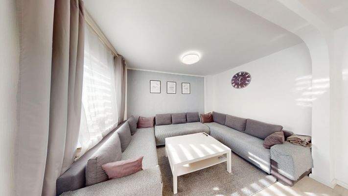 Wohnzimmer/ Einheit 2.OG