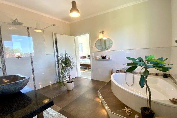 Badezimmer direkt am Schlafzimmer