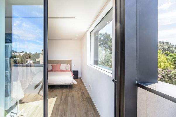 Master bedroom in villa in Bendinat 2