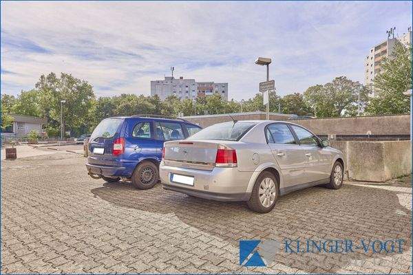 2 Außenstellplätze