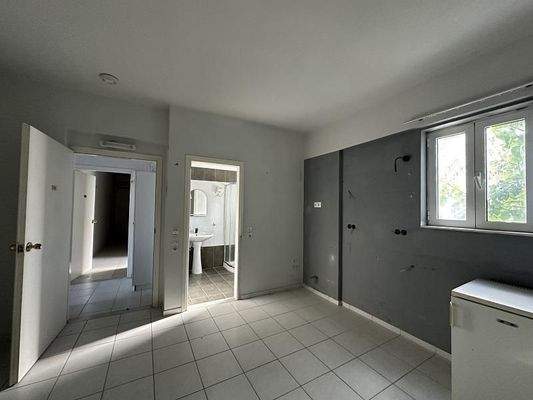 Kreta, Platanes: Hotel in Strandnähe zum Verkauf