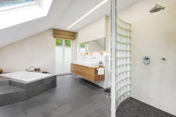 Geräumiges Masterbad 