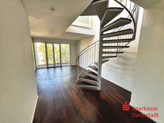 Wohnzimmer mit Balkon