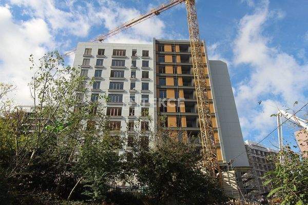 Forest-View Apartments in a Family-Free Complex in Kagithane