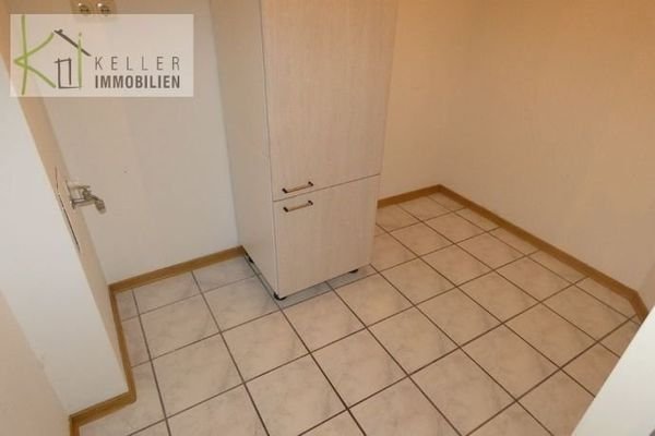 Abstellraum mit WM.-Anschl. in der Wohnung