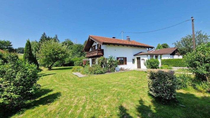 Grundstück mit Altbestand.jpg