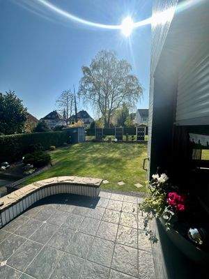 Gartenansicht von Terrasse im EG