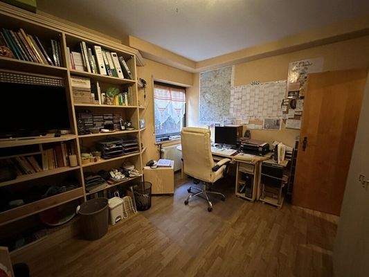 ausgebauter Raum ideal als Gästezimmer oder Büro (UG)