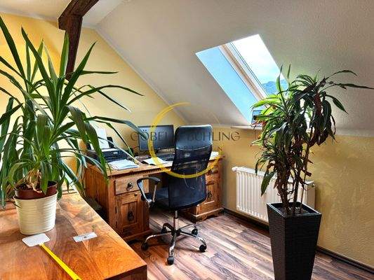 DG: Bürobereich im Wohnzimmer