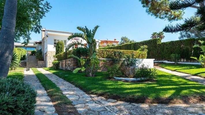 Bahía Azul Mallorca Villa zum Verkauf Garten BHHS-BAL-0571