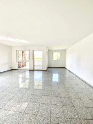 ein lichtdurchfluteter Wohnraum