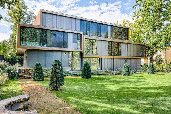 Weitläufige Parkanlage zur gemeinsamen Nutzung