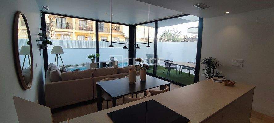Stylish Detached Villas 500 M from Beach in Torre de la Horadada