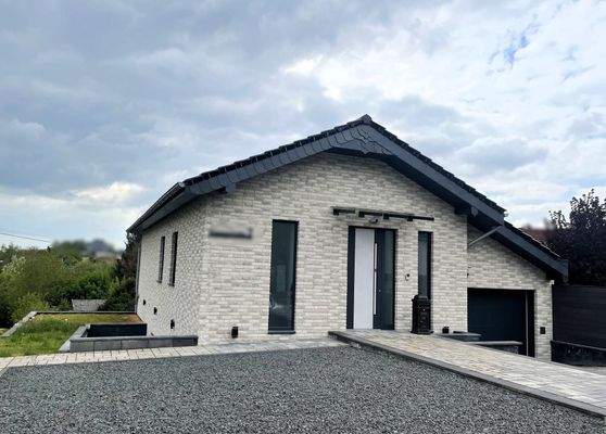 1. Haus Strassenseite.JPG