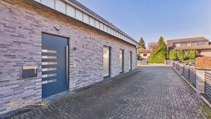 Einfahrt • Eingang 