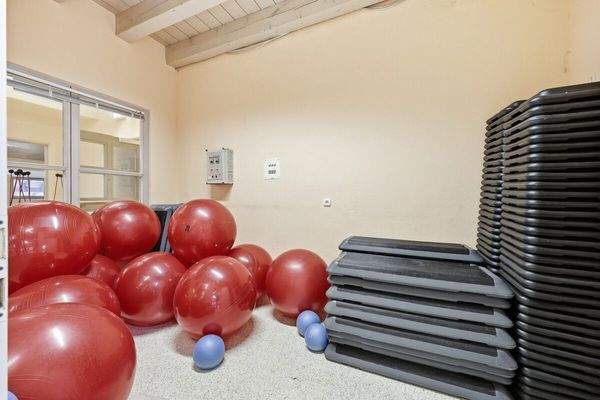 Praktische Abstellflächen neben den Kursräumen