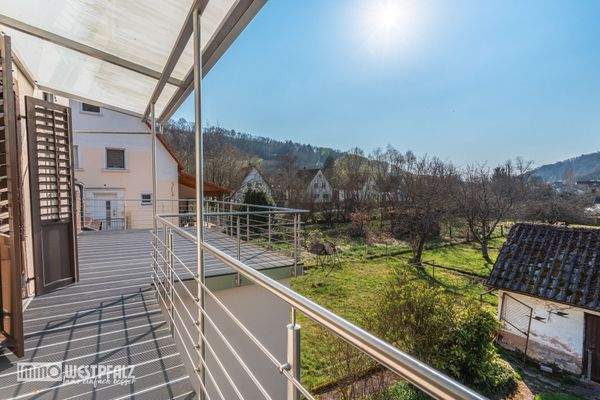 Südbalkon mit Kuechenzugang