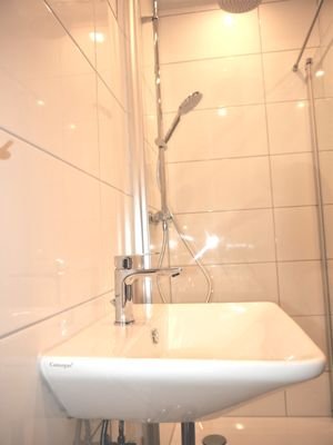 Bad mit bodentiefer Dusche