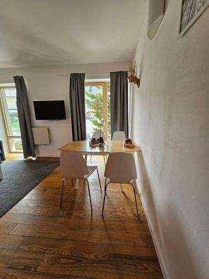 Esstisch im Wohnbereich im EG