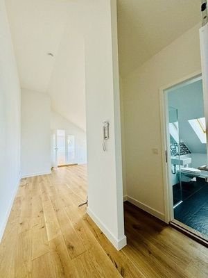 Eingangsbereich vom Treppenhaus mit Aufzug
