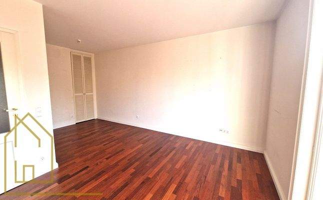 Schlafnische mit Einbauschrank