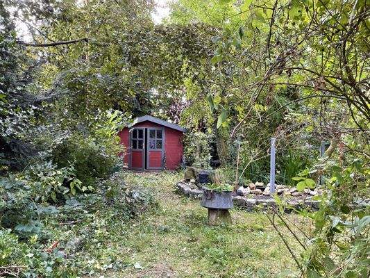 Garten mit Hutte
