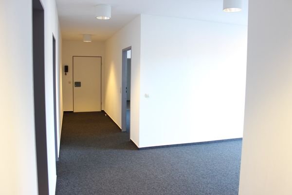 Blick zum Eingang/ Wartebereich (rechts)