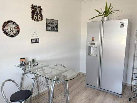 Vielseitig verwendbarer Raum neben der Küche