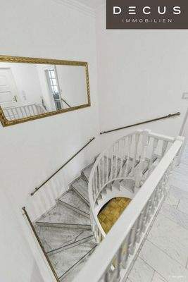 Stiegenabgang ins Souterrain