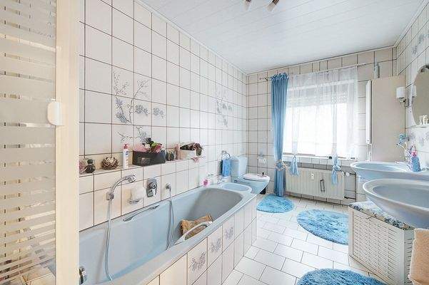 Badezimmer Wohnung Erdgeschoss