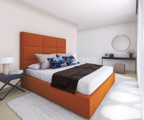 Detached Houses with Private Pools in Estepona Málaga