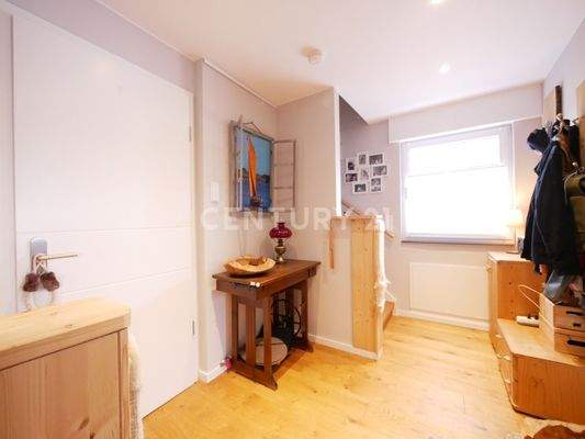 Eingang und Aufgang zum Dachgeschoss