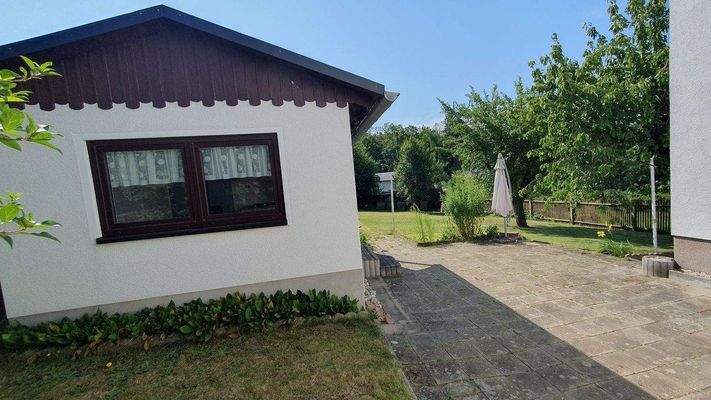 Gartenhaus + Terrasse