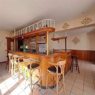 Bar im Erdgeschoss