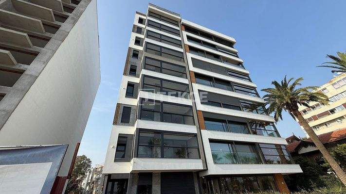 Spacious Apartment with Sea View in İzmir Karşıyaka Bostanlı