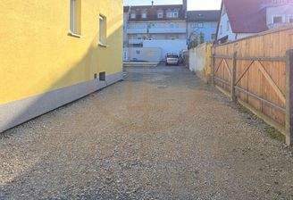 Einfahrt-Grundstück