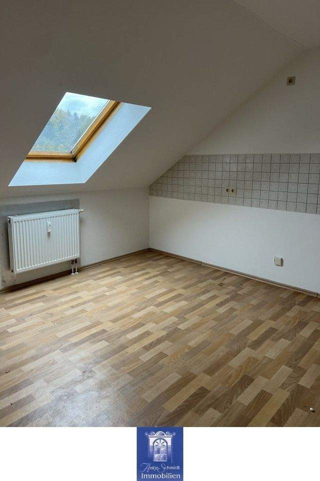 Himmlisch Wohnen unterm Dach mit großer Küche und Tageslichtbad! - Photo 5