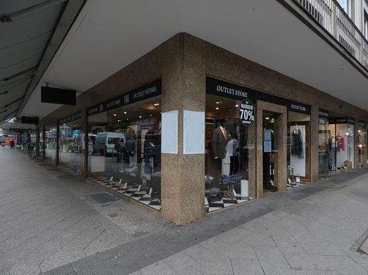 Schaufensterfont (insg. ca 24m)