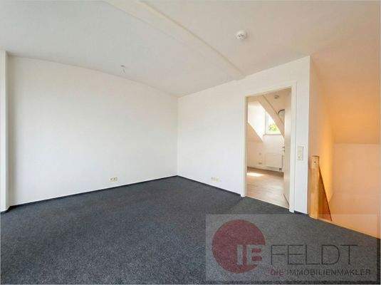 Zimmer 2 (Wohnen & Essen)