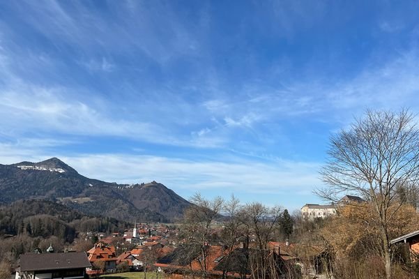 Das Schloss Marquartstein in Sichtweite 