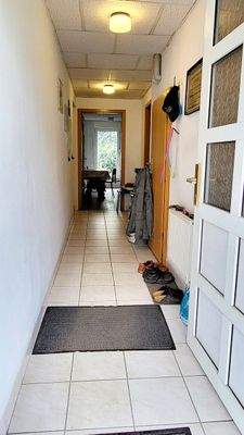 Flur/ Zugang Gewerbeeinheit EG