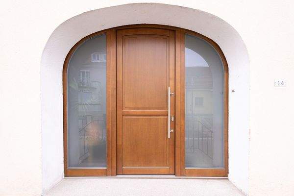 Viele Sanierungen wie das neue Eingangsportal...