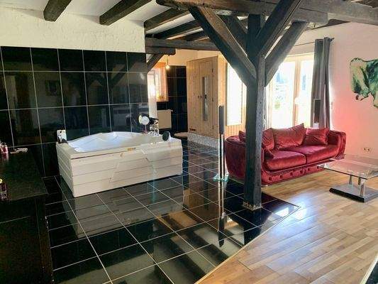 16) Wohnung EG, Bad 1