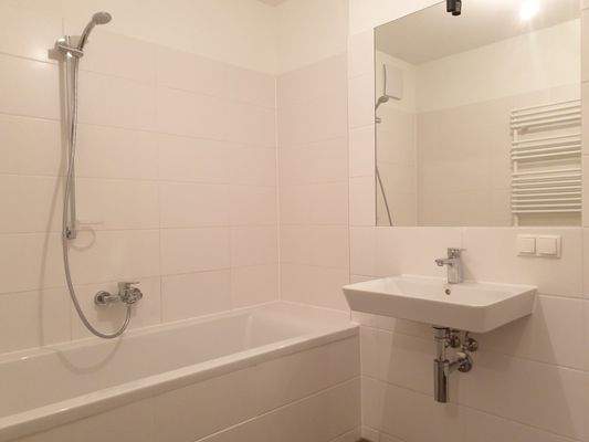 Badezimmer mit Wanne