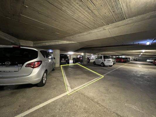 Tiefgarage Stellplatz