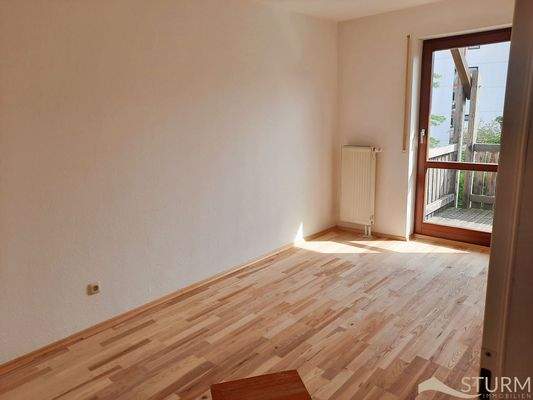 19. Kinderzimmer  Balkon 2, 1. OG.jpg