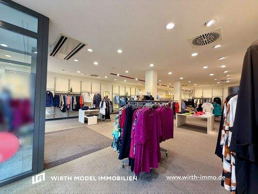 Ladenfläche Vorne